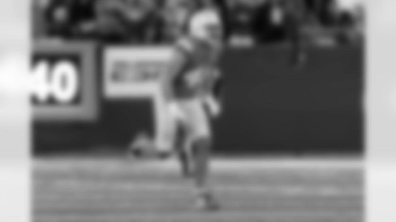 The Los Angeles Chargers play the New York Jets on Monday, November 6, 2023 at MetLife Stadium in East Rutherford, NJ.
[FINAL SCORE: LAC 27 - NYJ 6]