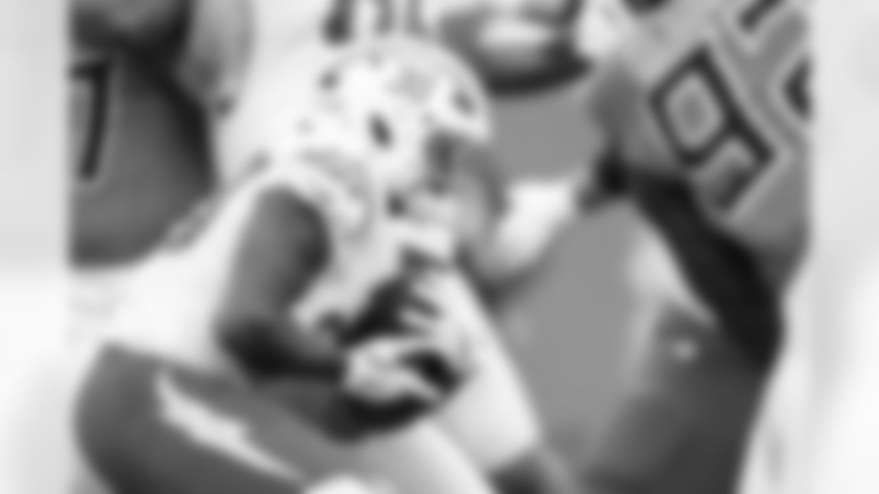 Check out the best shots from the Chargers Week 9 matchup against the Titans!