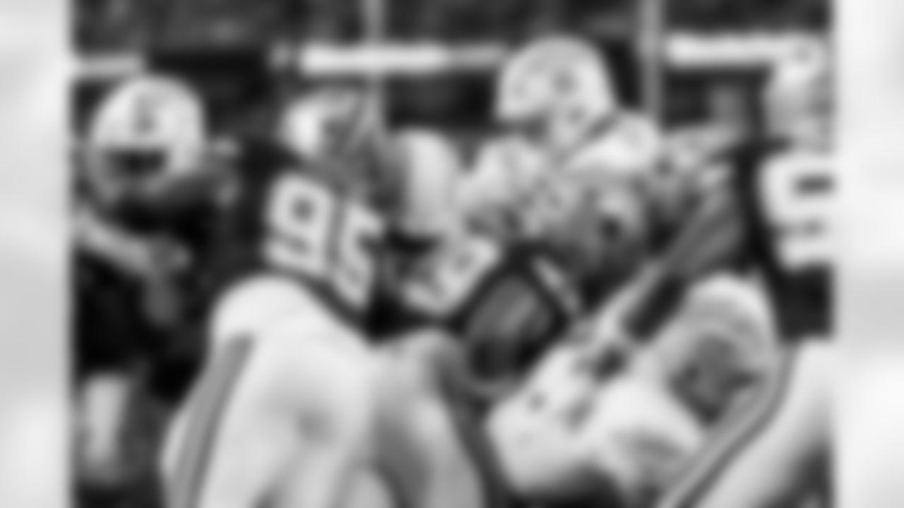 Chargers QB Justin Herbert (#10) in action during their Pro Bowl season.