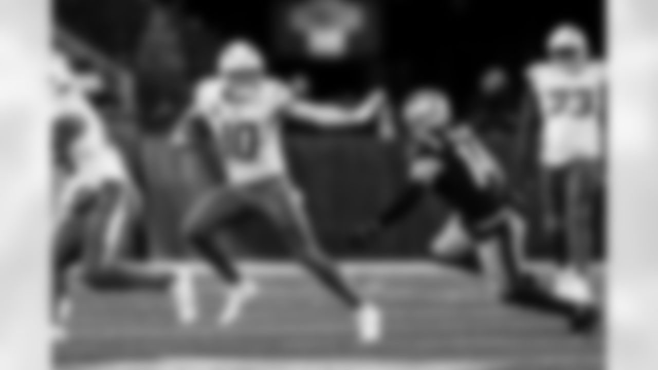 QB Justin Herbert (10)