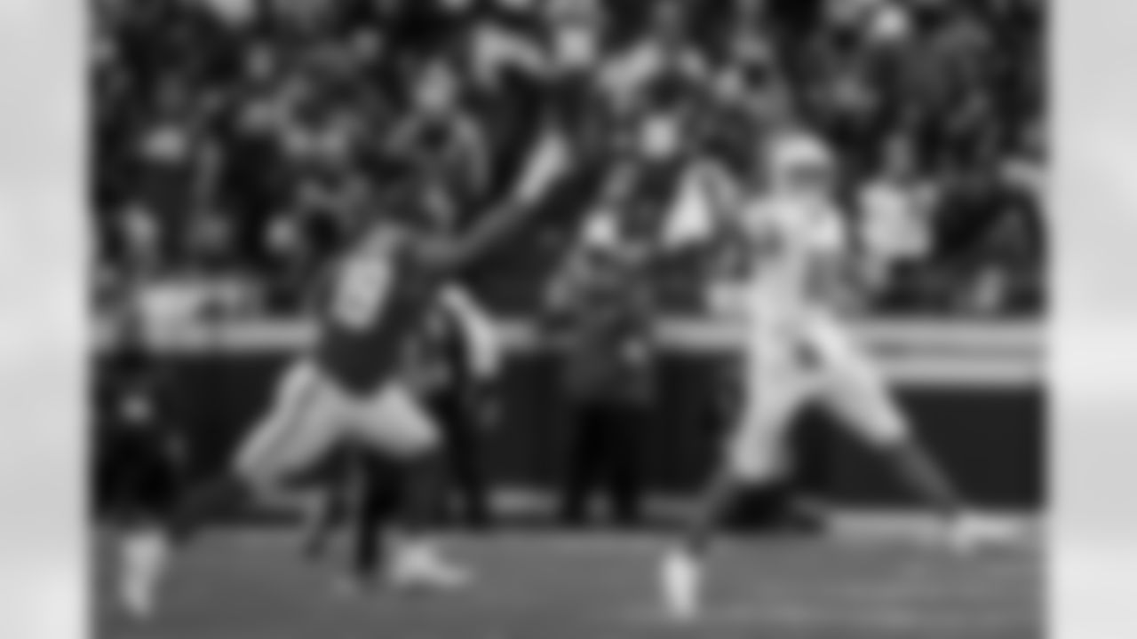 Take a look back at the best photos of Justin Herbert's 2025 campaign.