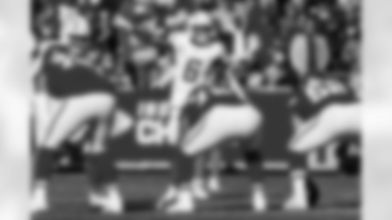 Check out the best shots from the Chargers Week 15 matchup against the Chiefs!