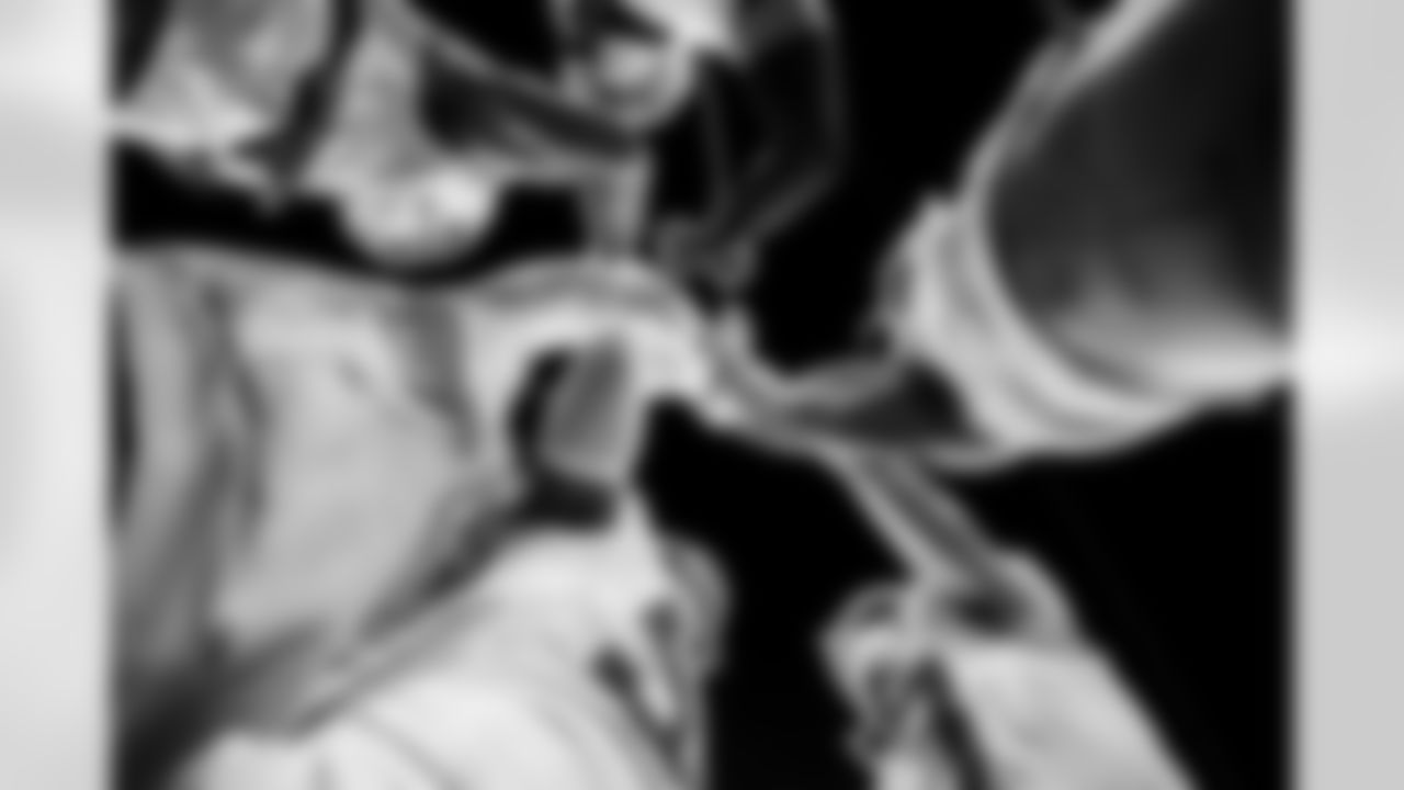 LB Daiyan Henley (0), LB Denzel Perryman (6), LB Marlowe Wax (58) and LB Del'Shawn Phillips (53)