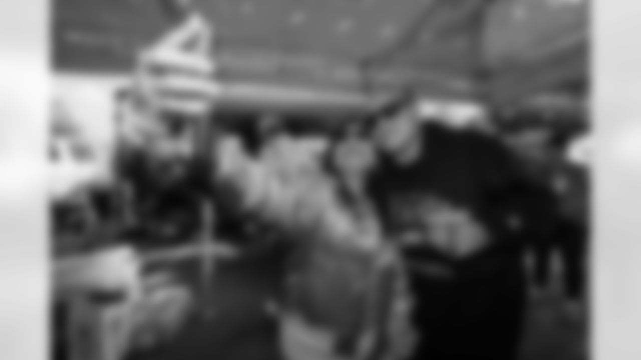 The Los Angeles Chargers play the Tampa Bay Buccaneers on Thursday, December 12, 2024 at SoFi Stadium in Inglewood, CA.
[FINAL SCORE: TB 40 - LAC 17]