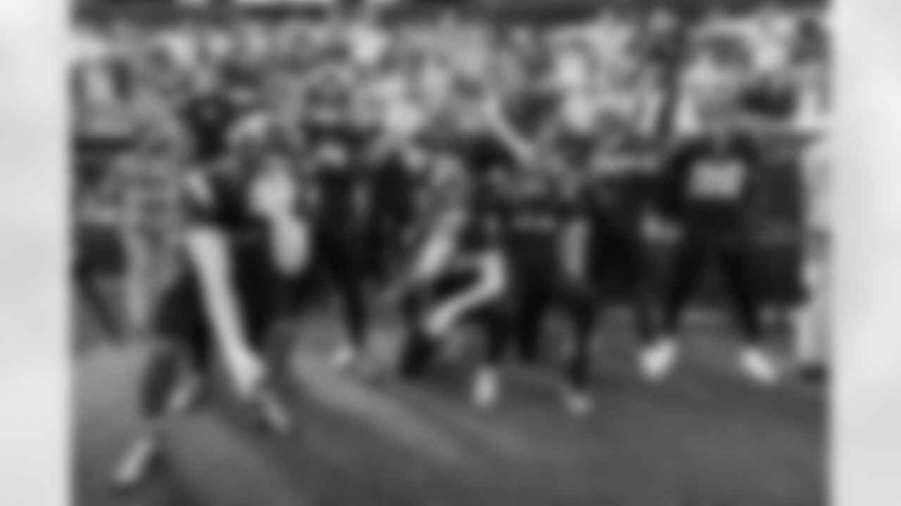 Check out the best shots from the Chargers Week 17 matchup against the Texans!