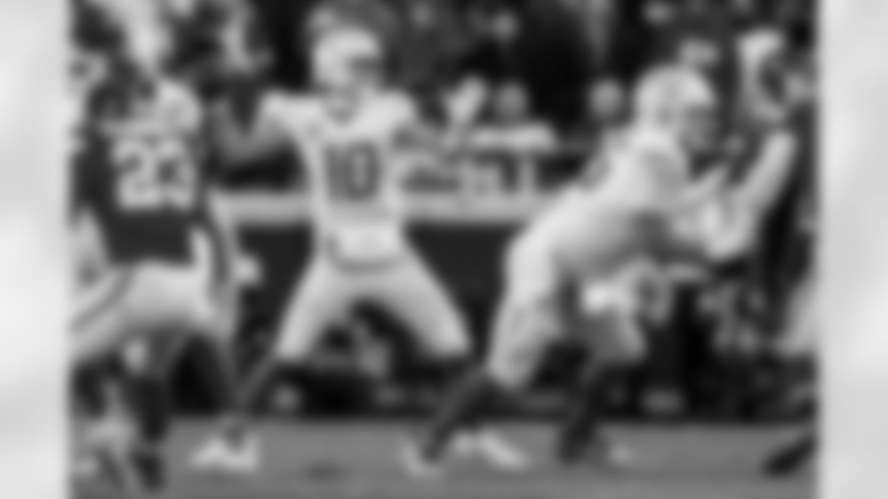 Check out the best shots from the Chargers Week 15 matchup against the Chiefs!