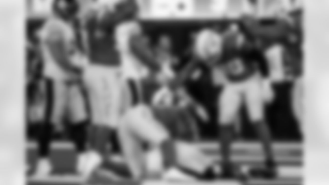 Take a look at the best photos of Chargers 2026 free agent Odafe Oweh