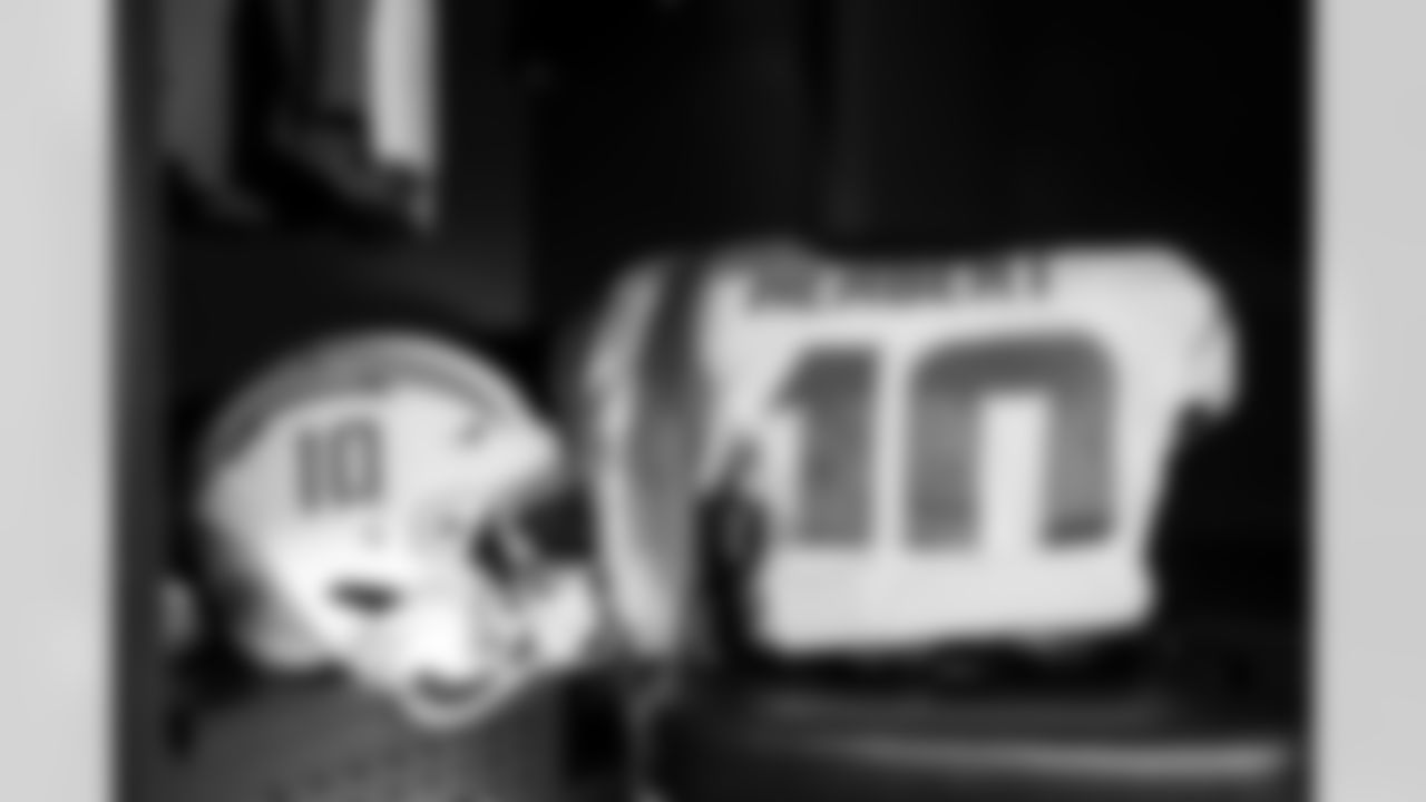 QB Justin Herbert (10)