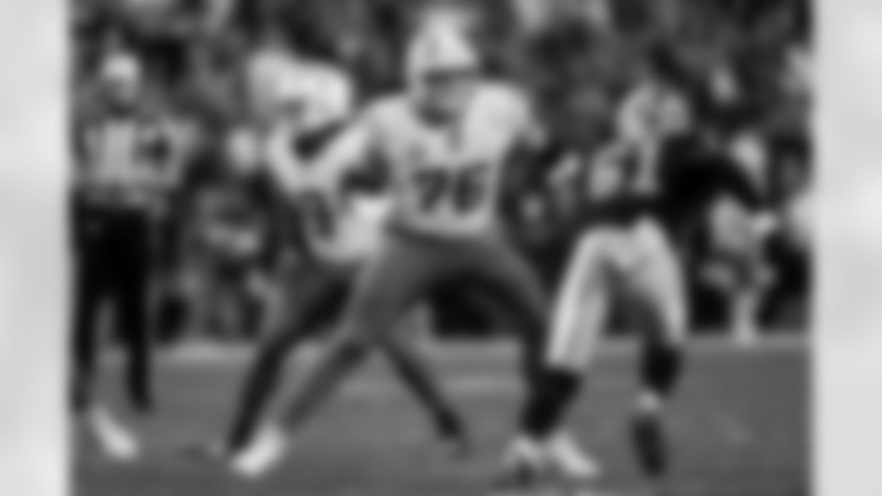 Chargers OT Joe Alt (#76) in action during their Pro Bowl season.