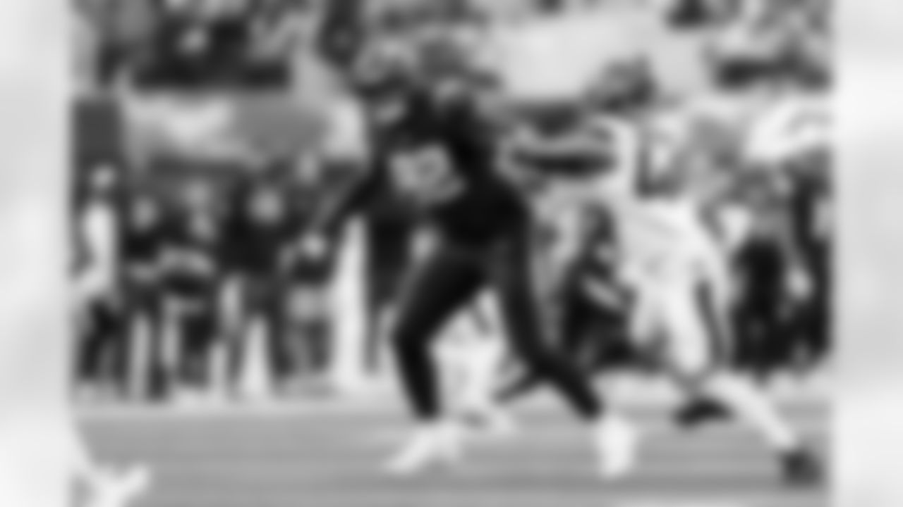 DL Justin Eboigbe (92)