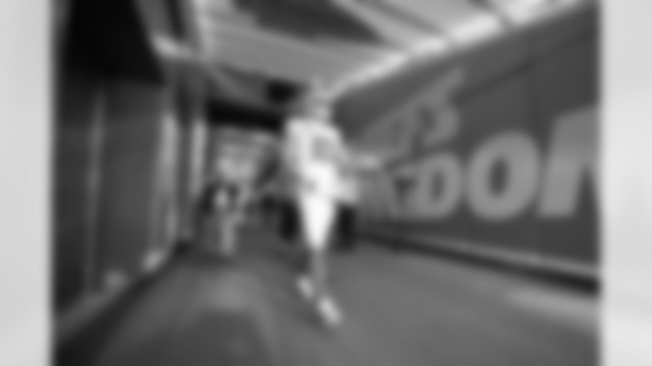 QB Justin Herbert (10)