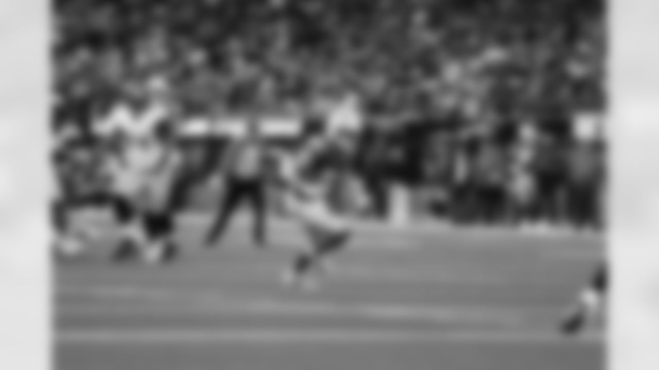 WR Ladd McConkey (15)