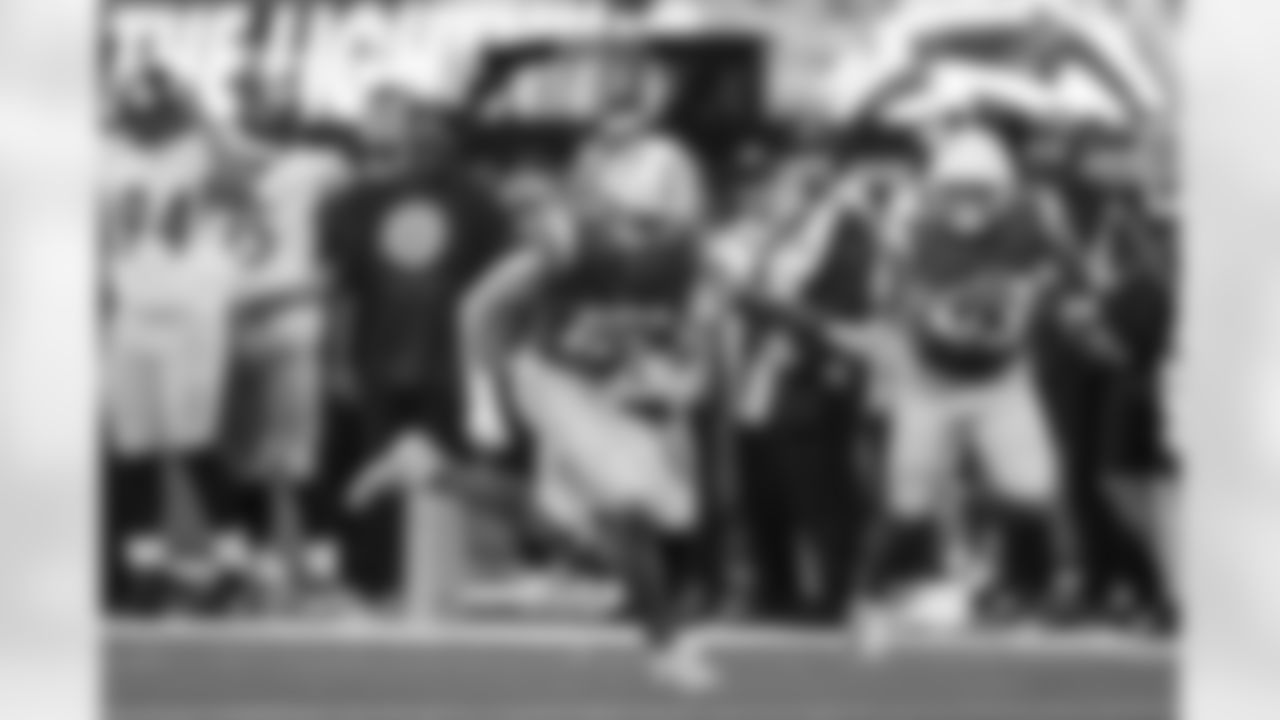 WR Ladd McConkey (15)