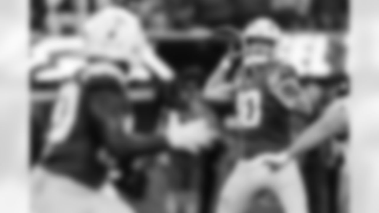 Check out the best shots from the Chargers Week 10 matchup against the Steelers!