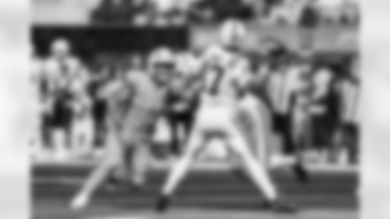 OLB Tuli Tuipulotu (45)