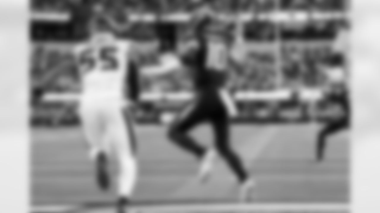 QB Justin Herbert (10)