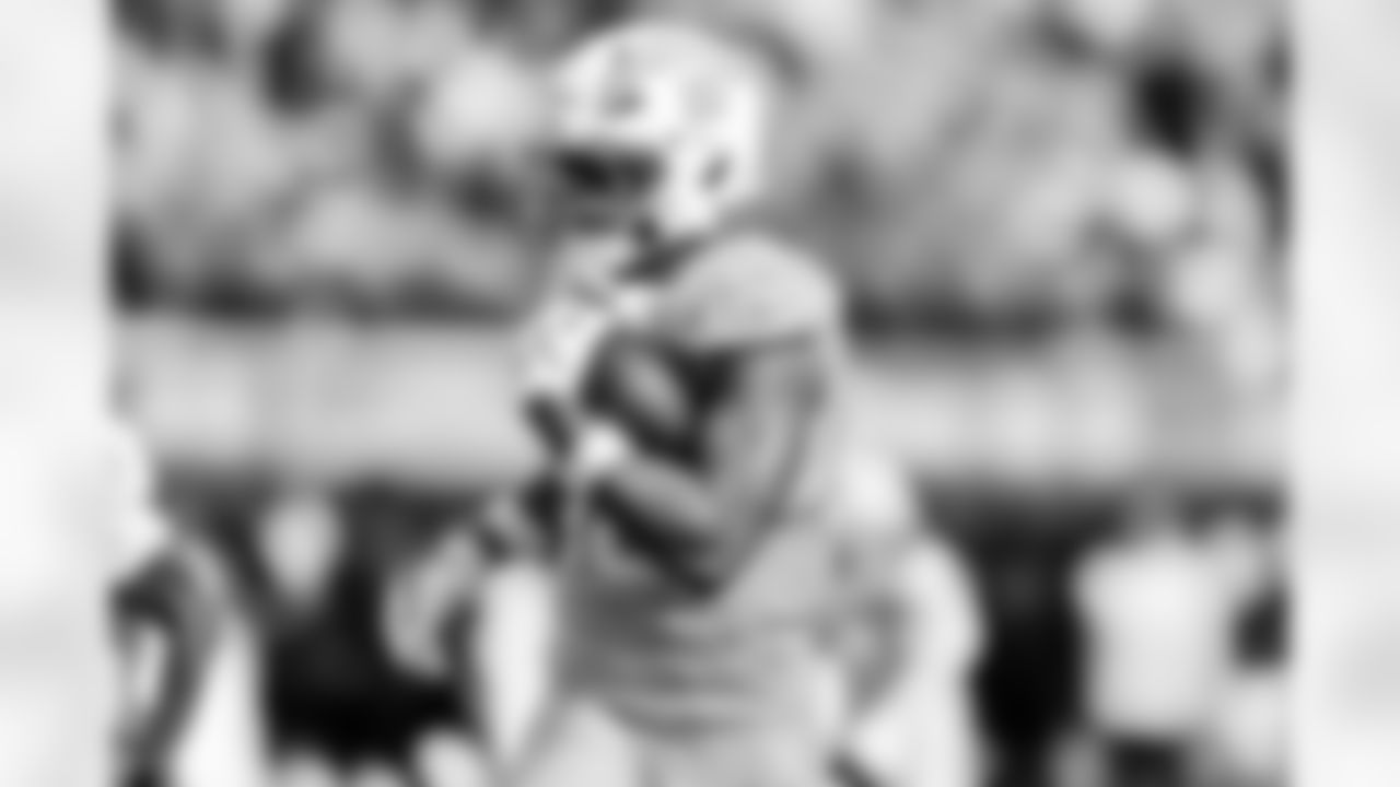 TE Oronde Gadsden (86)