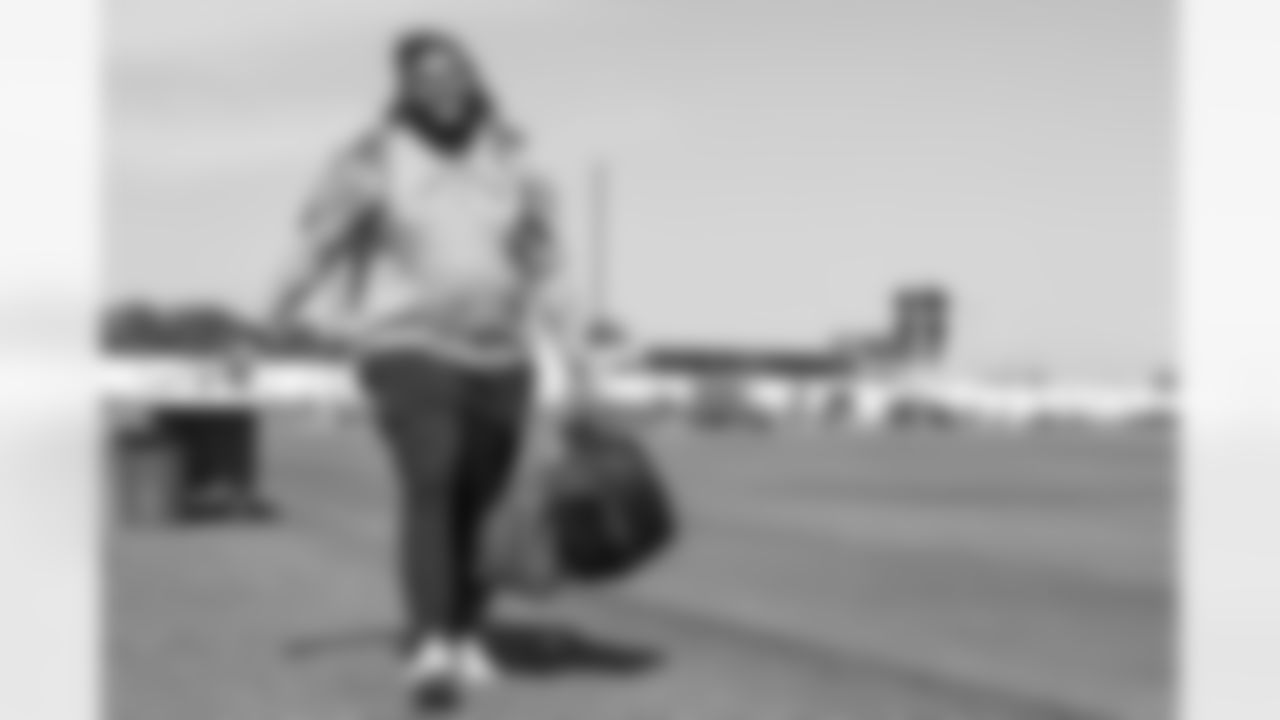 OL Jamaree Salyer (68)