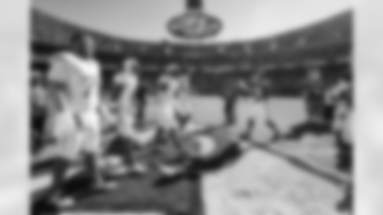 QB Justin Herbert (10), OLB Khalil Mack (52), S Derwin James Jr. (3), LB Daiyan Henley (0), C Bradley Bozeman (75) and G Zion Johnson (77)