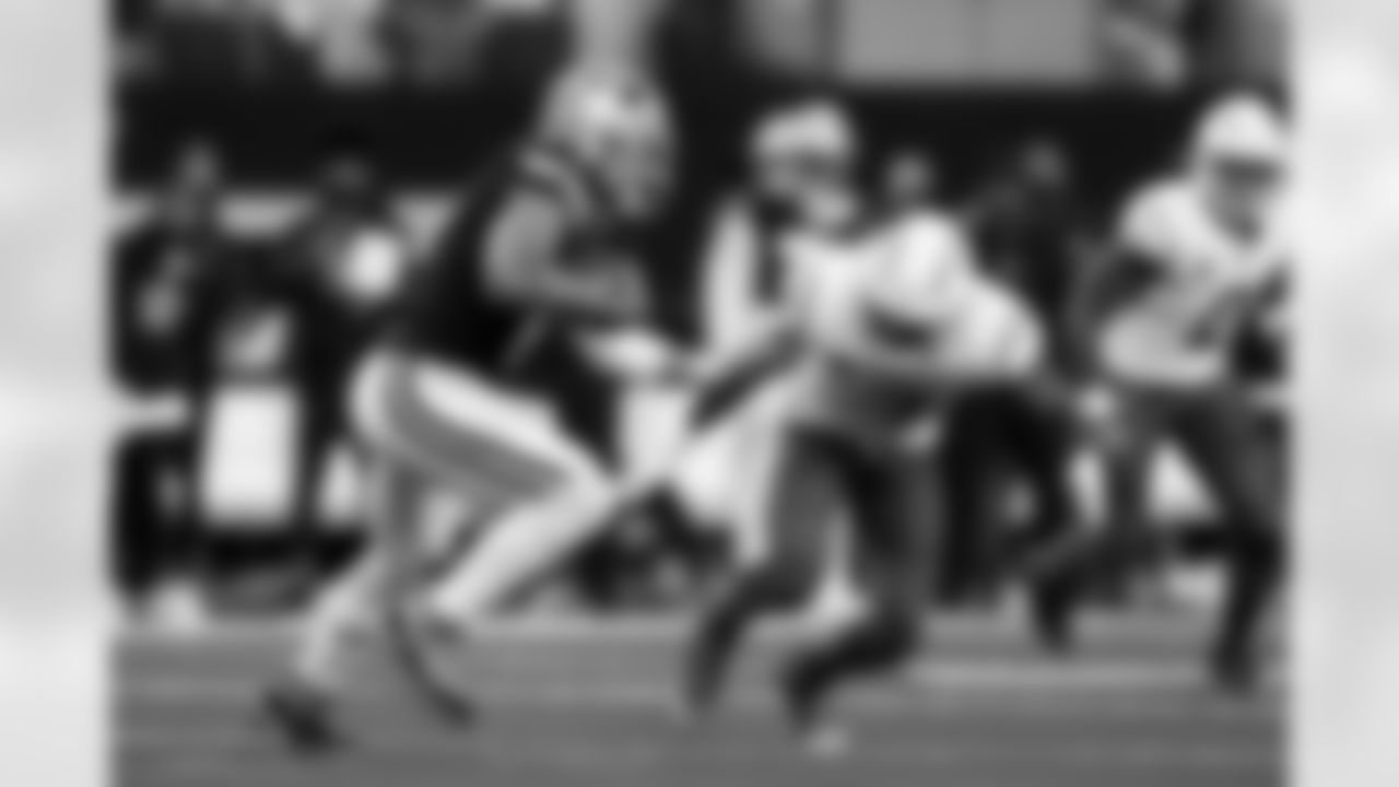 Check out the best shots from the Chargers Week 16 matchup against the Cowboys!