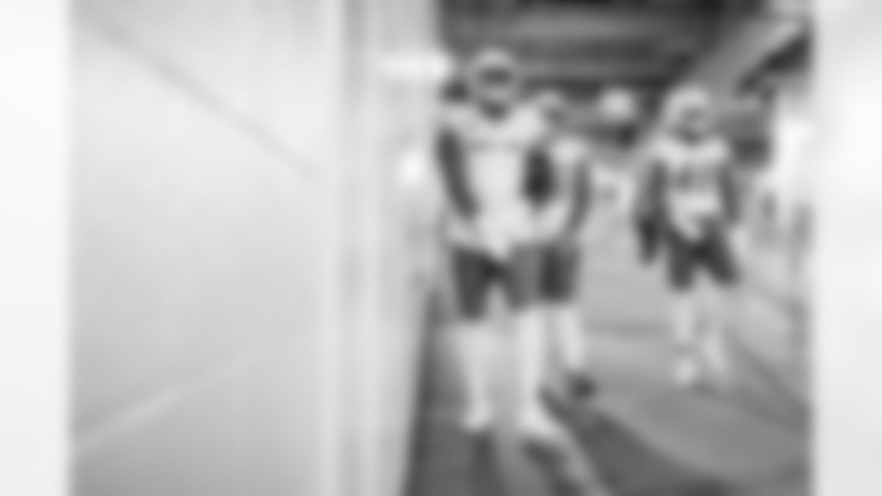 Check out the best shots from the Chargers Week 9 matchup against the Titans!