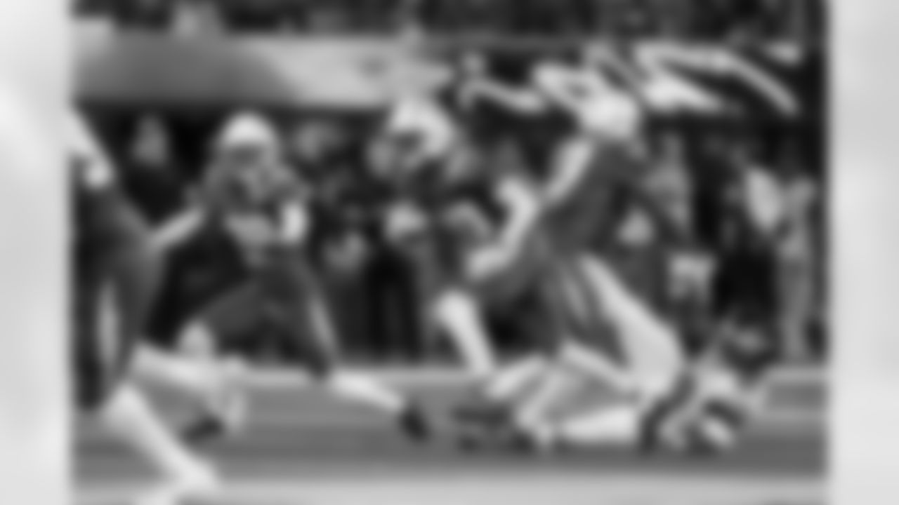 CB Cam Hart (20), S Derwin James Jr. (3) and CB Tarheeb Still (29)