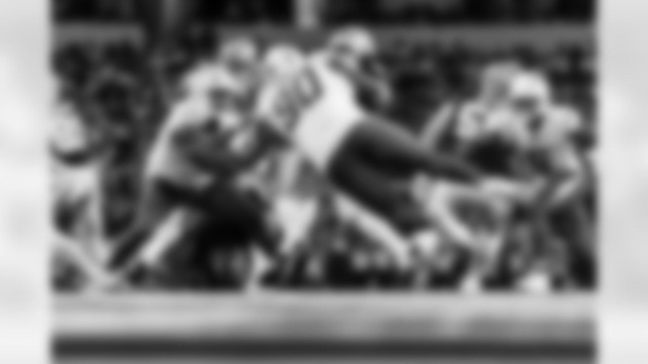 The Los Angeles Chargers agreed to terms on a multi-year contract extension with defensive lineman Teair Tart