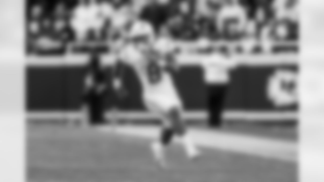 Take a look back at the best photos of the Chargers 2025 draft class in their inaugural NFL campaign.