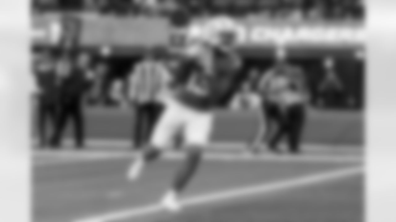 The Los Angeles Chargers play the Las Vegas Raiders on Sunday, October 1, 2023 at SoFi Stadium in Inglewood, CA.
[FINAL SCORE: LAC 24 - LV 17]