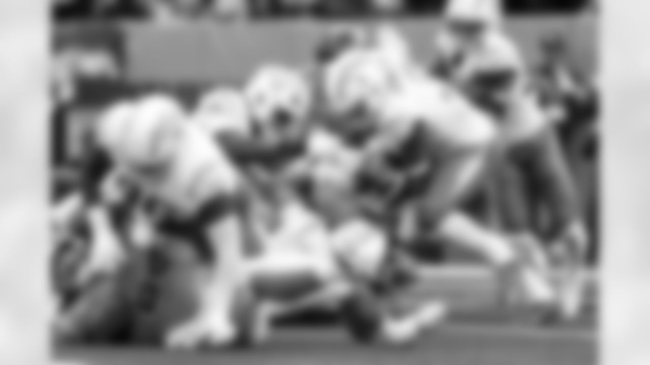 DB Elijah Molden (2) and S Derwin James Jr. (3)