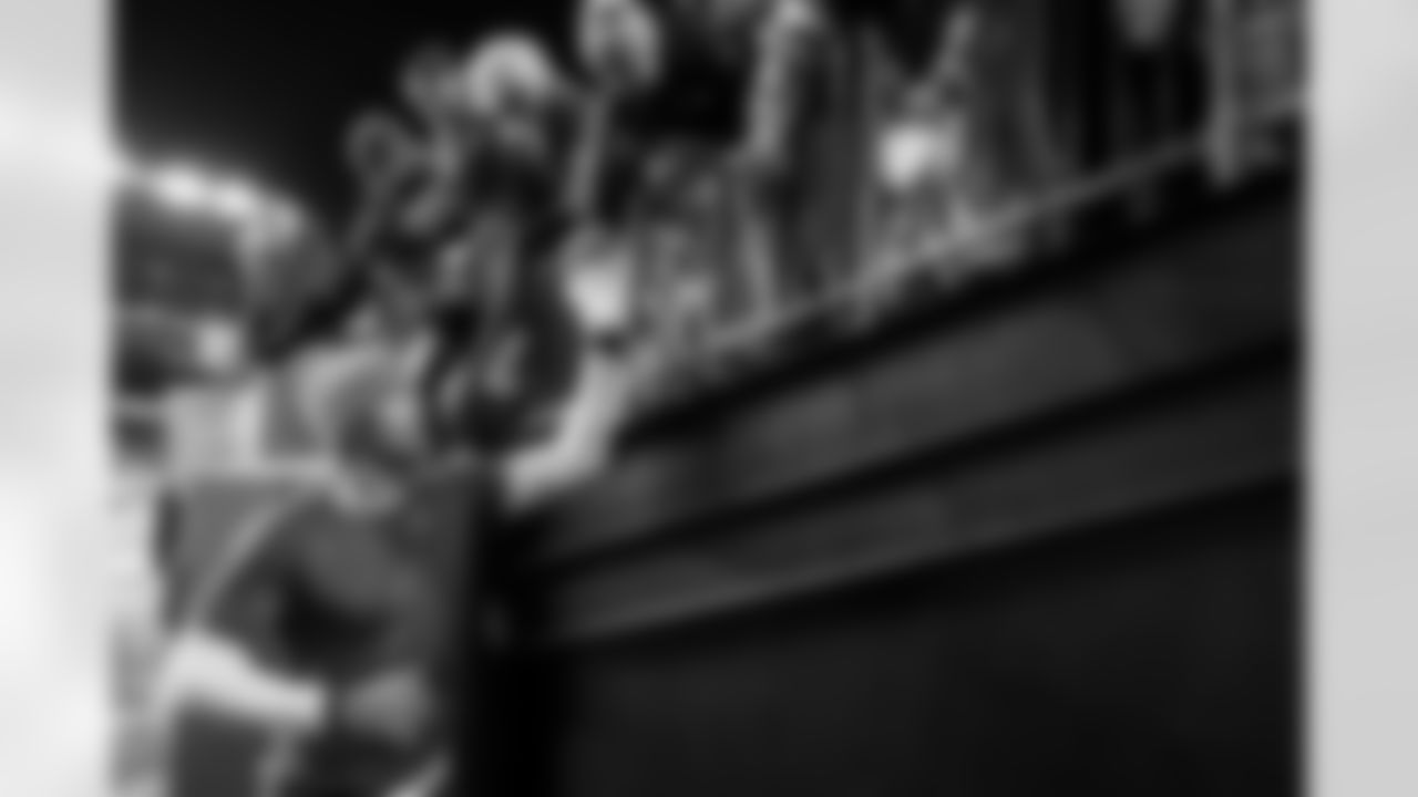 QB Justin Herbert (10)