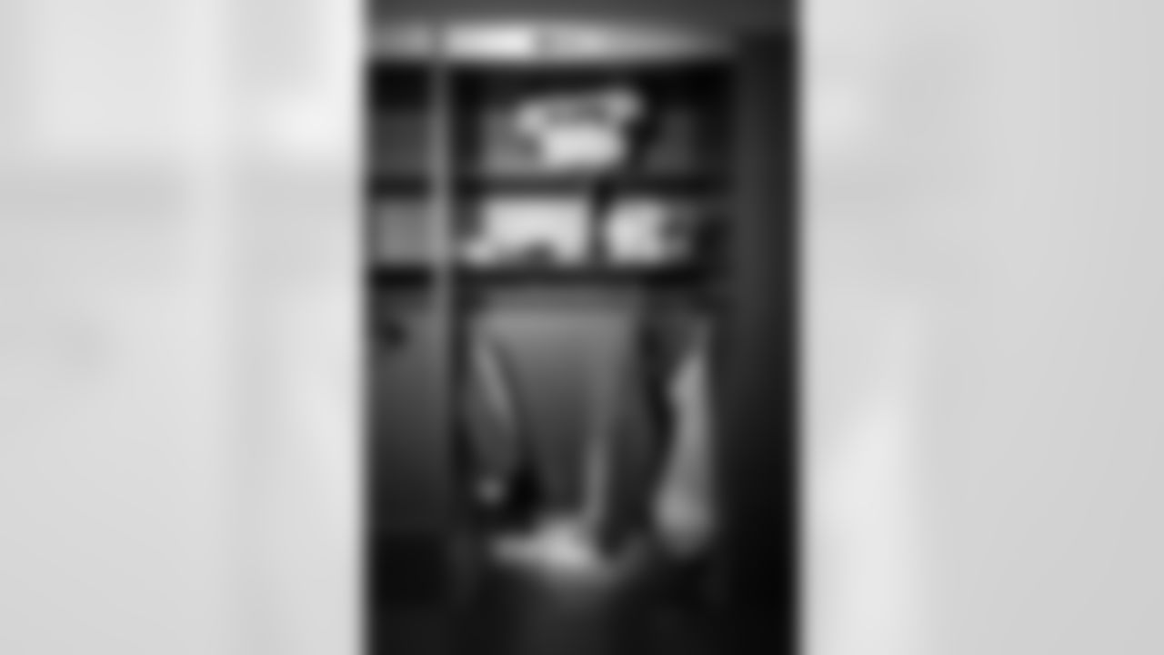 QB Justin Herbert (10)