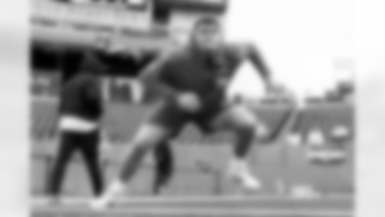 Check out the best shots from the Chargers Week 9 matchup against the Titans!