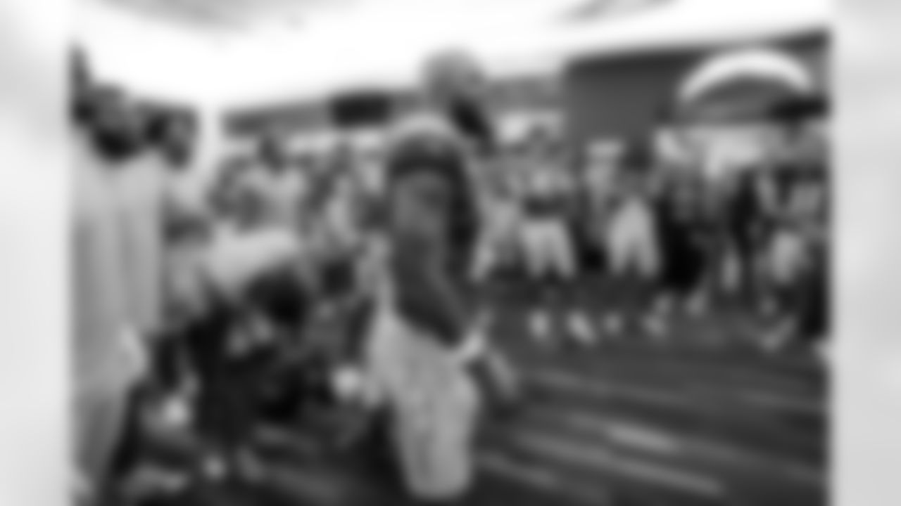 TE Tyler Conklin (83) and WR Keenan Allen (13)