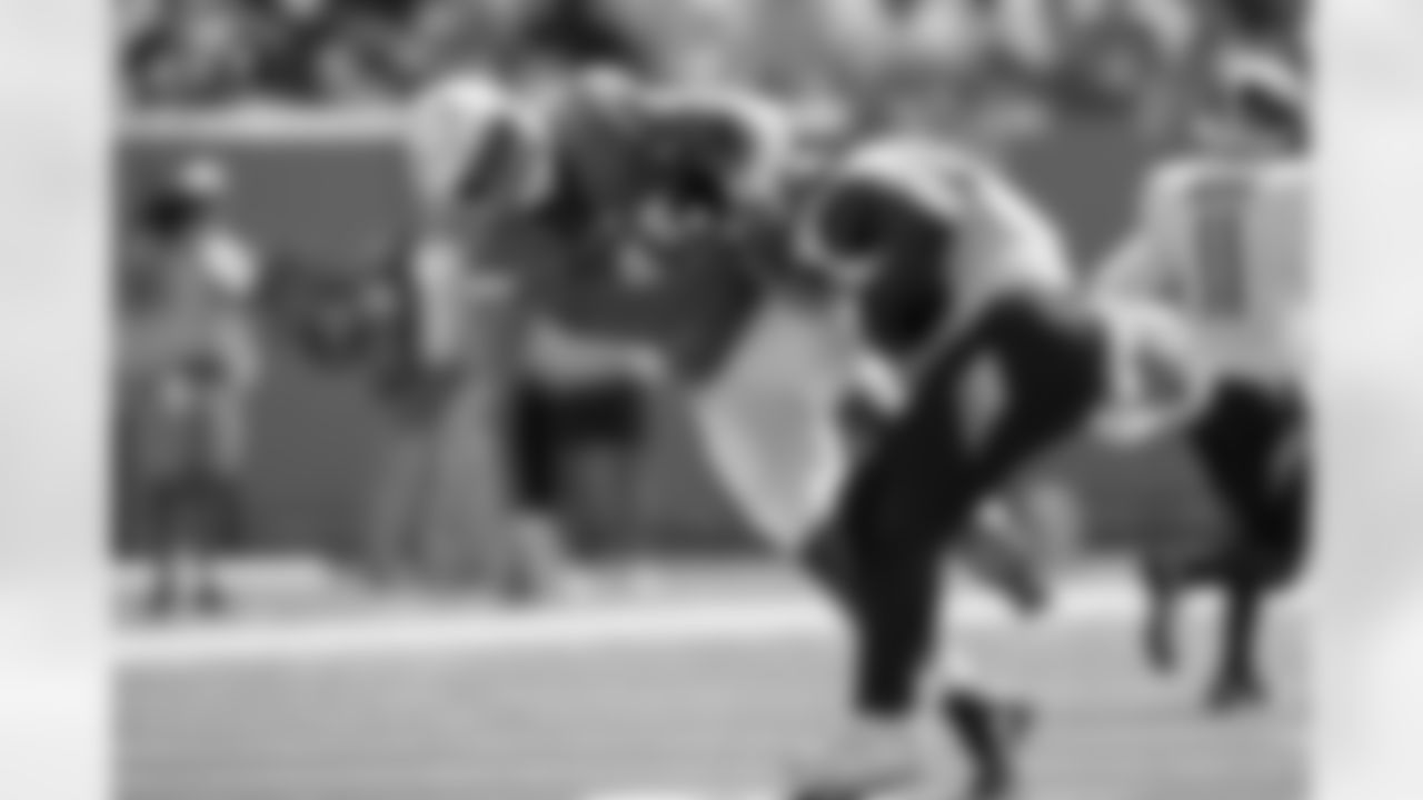 The Los Angeles Chargers play the Tennessee Titans on Sunday, September 17, 2023 at Nissan Stadium in Nashville, TN.
[FINAL SCORE: TEN 27 - LAC 24]