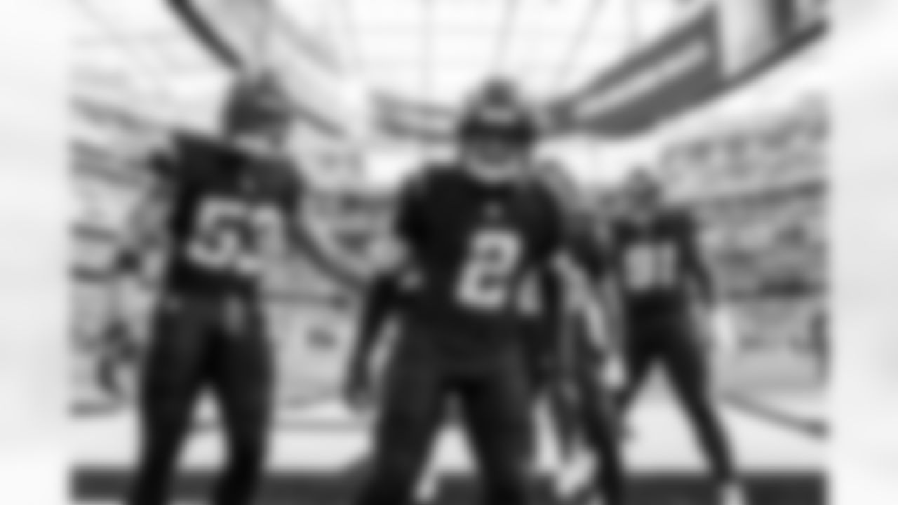 DB Elijah Molden (2)