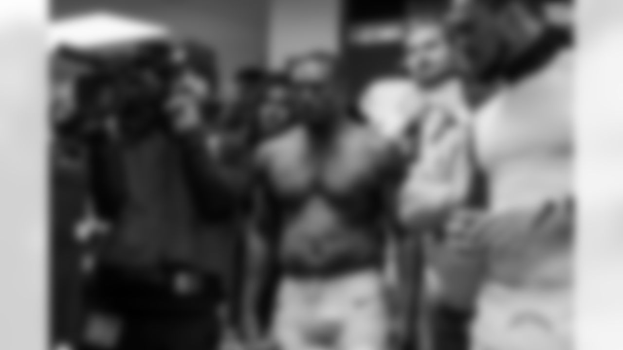 Check out the best shots from the Chargers Week 15 matchup against the Chiefs!