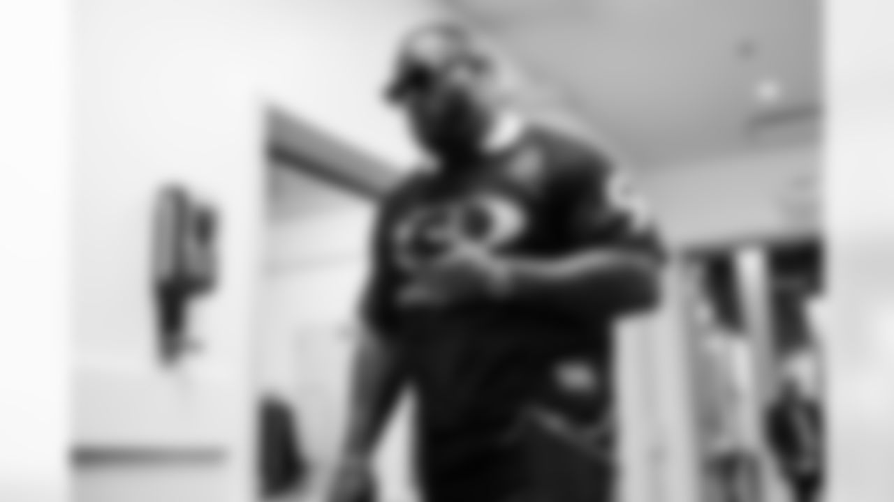 DL Da'Shawn Hand (91)