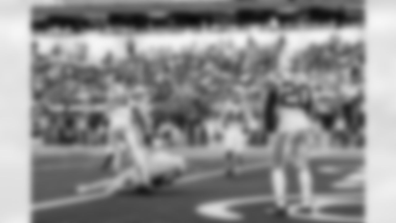 The Los Angeles Chargers play the Indianapolis Colts on Sunday, October 19, 2025 at SoFi Stadium in Inglewood, CA.
[FINAL SCORE: IND 38 - LAC 24]