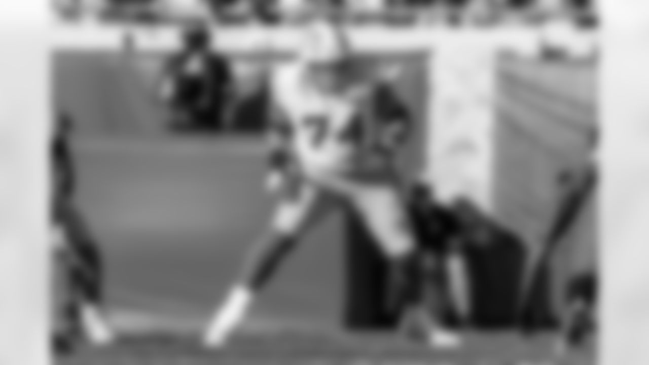 Take a look at the best photos of Chargers 2026 free agent Austin Deculus