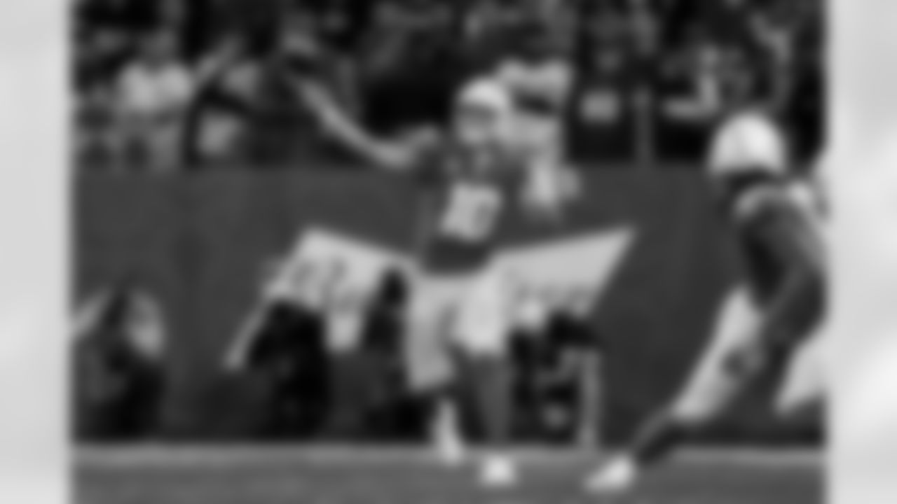 Take a look back at the best photos of Justin Herbert's 2025 campaign.