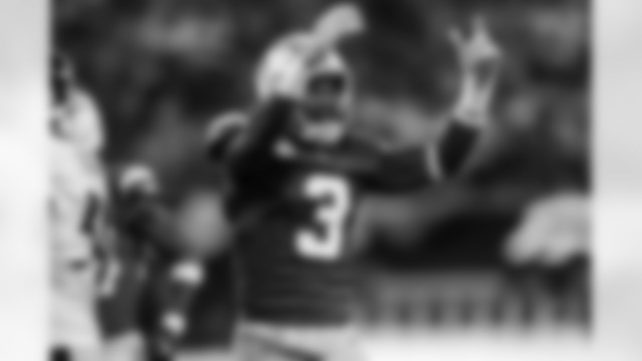 S Derwin James Jr. (3)