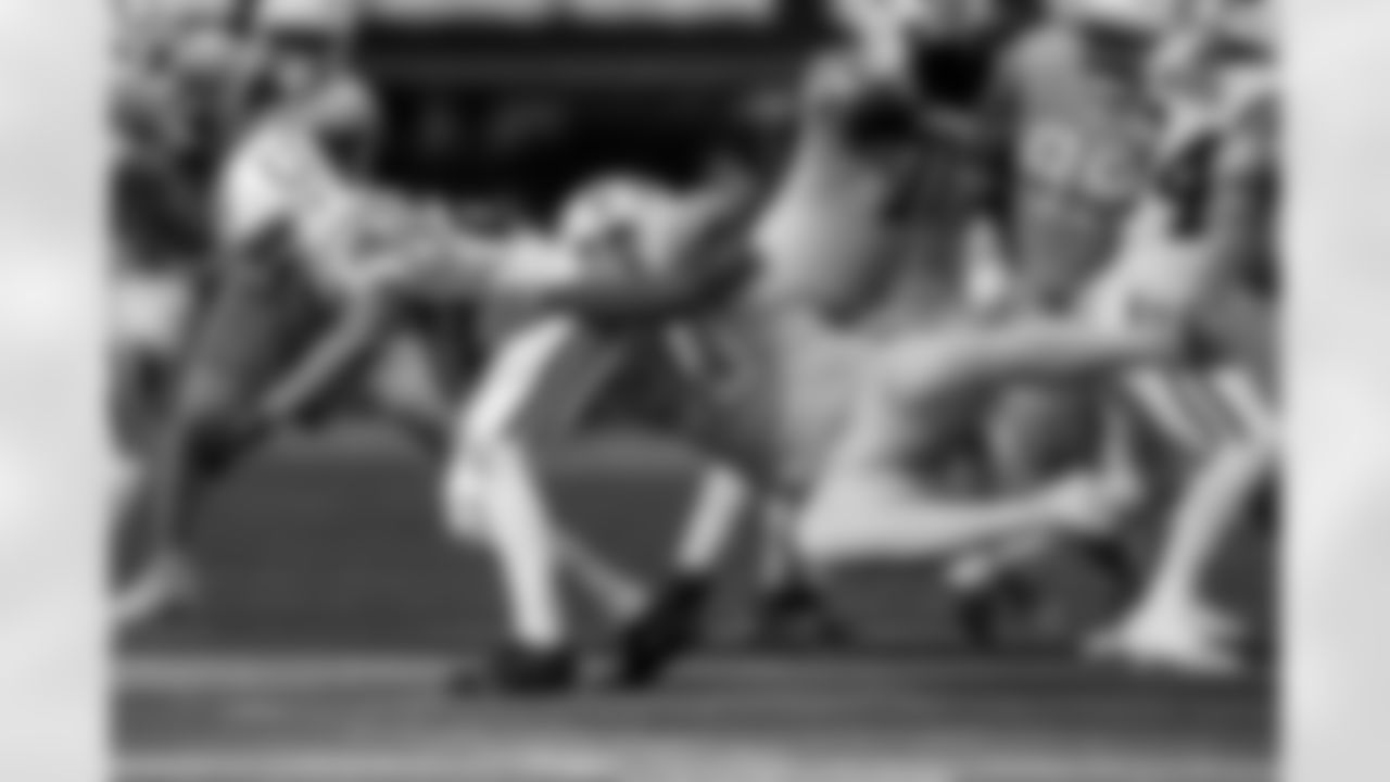 The Los Angeles Chargers agreed to terms on a multi-year contract extension with defensive lineman Teair Tart