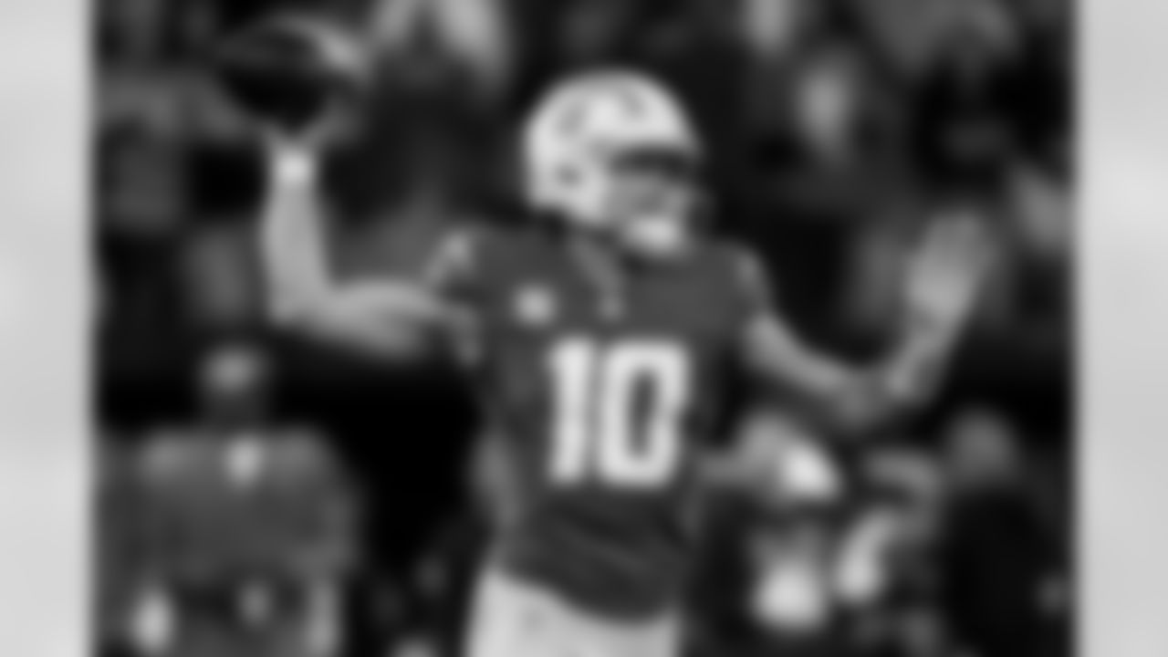 Chargers QB Justin Herbert (#10) in action during their Pro Bowl season.