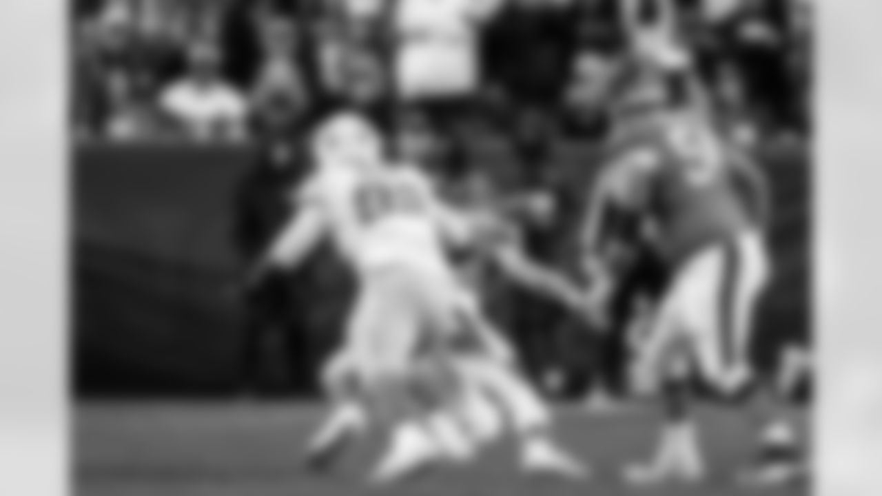 DL Justin Eboigbe (92)