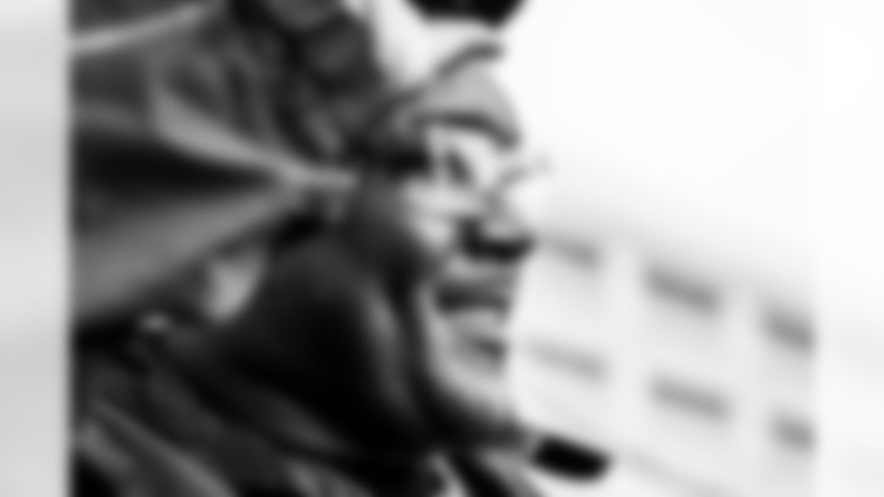 DL Naquan Jones (96)