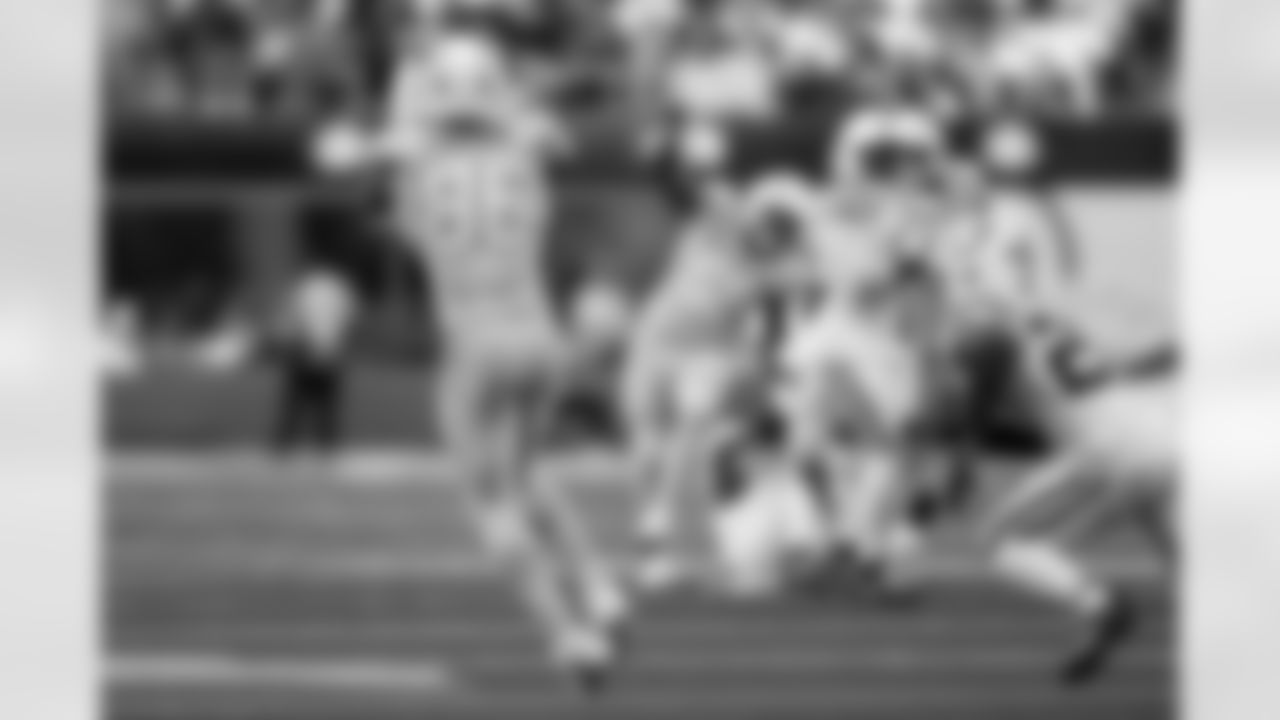 Check out the best shots from the Chargers Week 7 matchup against the Colts!