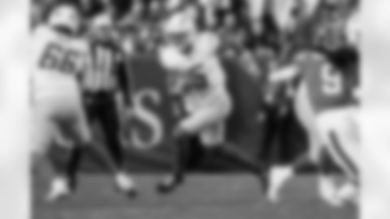 Check out the best shots from the Chargers Week 18 matchup against the Broncos!