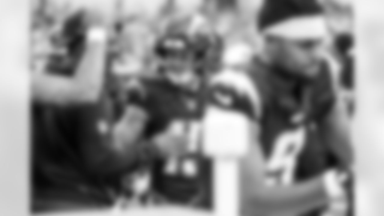 WR Ladd McConkey (15)