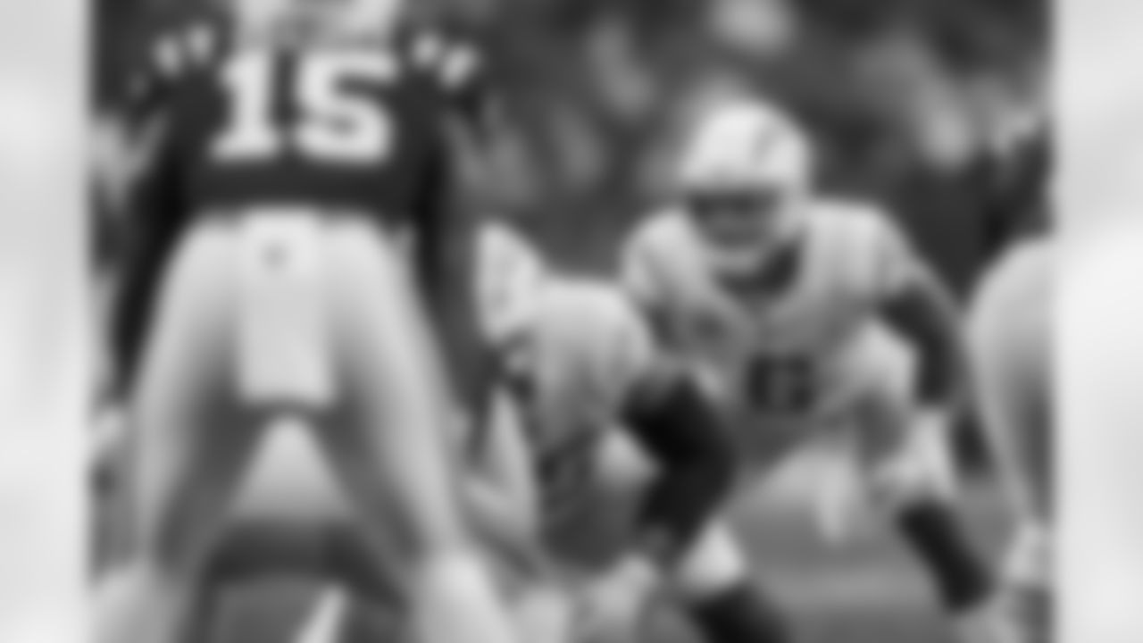 The Los Angeles Chargers play the New England Patriots on Sunday, December 3, 2023 at Gillette Stadium in Foxborough, MA.
[FINAL SCORE: LAC 6 - NE 0]